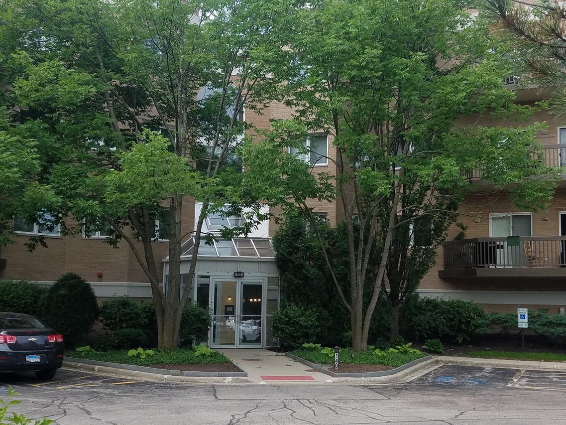140 Manchester Dr. #405, Buffalo Grove, IL 60089