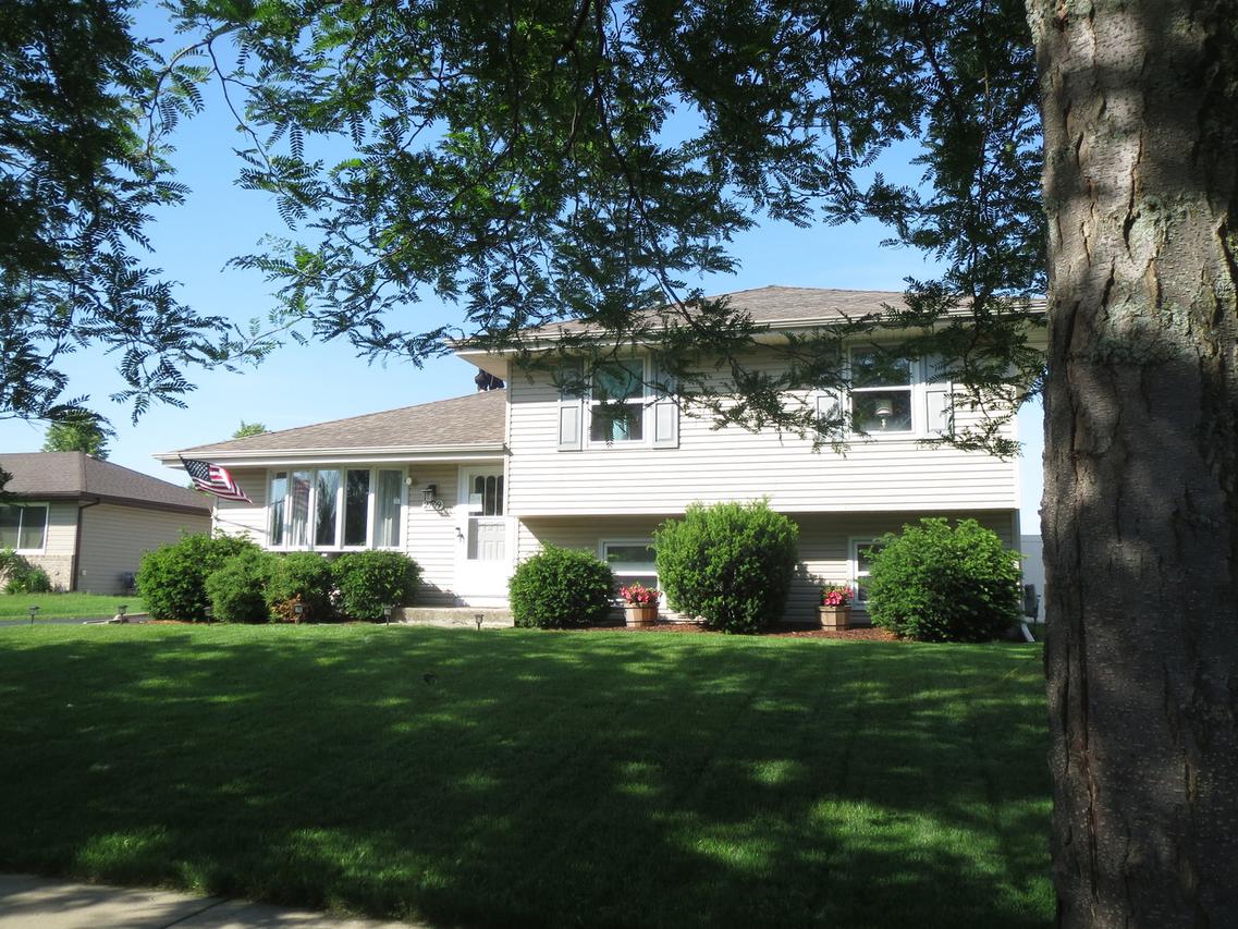 2709 Ruth Fitzgerald Dr., Plainfield, IL 60586