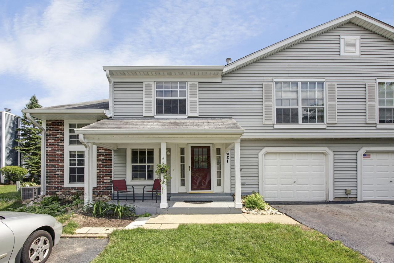621 Pontiac Ln., Bolingbrook, IL 60440