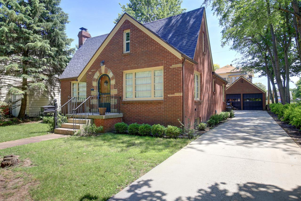 1307 W University Ave., Champaign, IL 61821