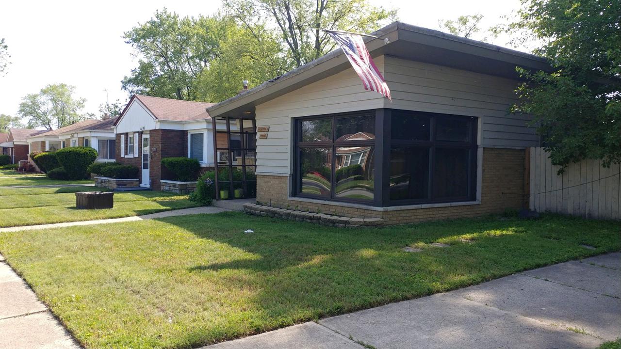12600 S Throop St., Calumet Park, IL 60827