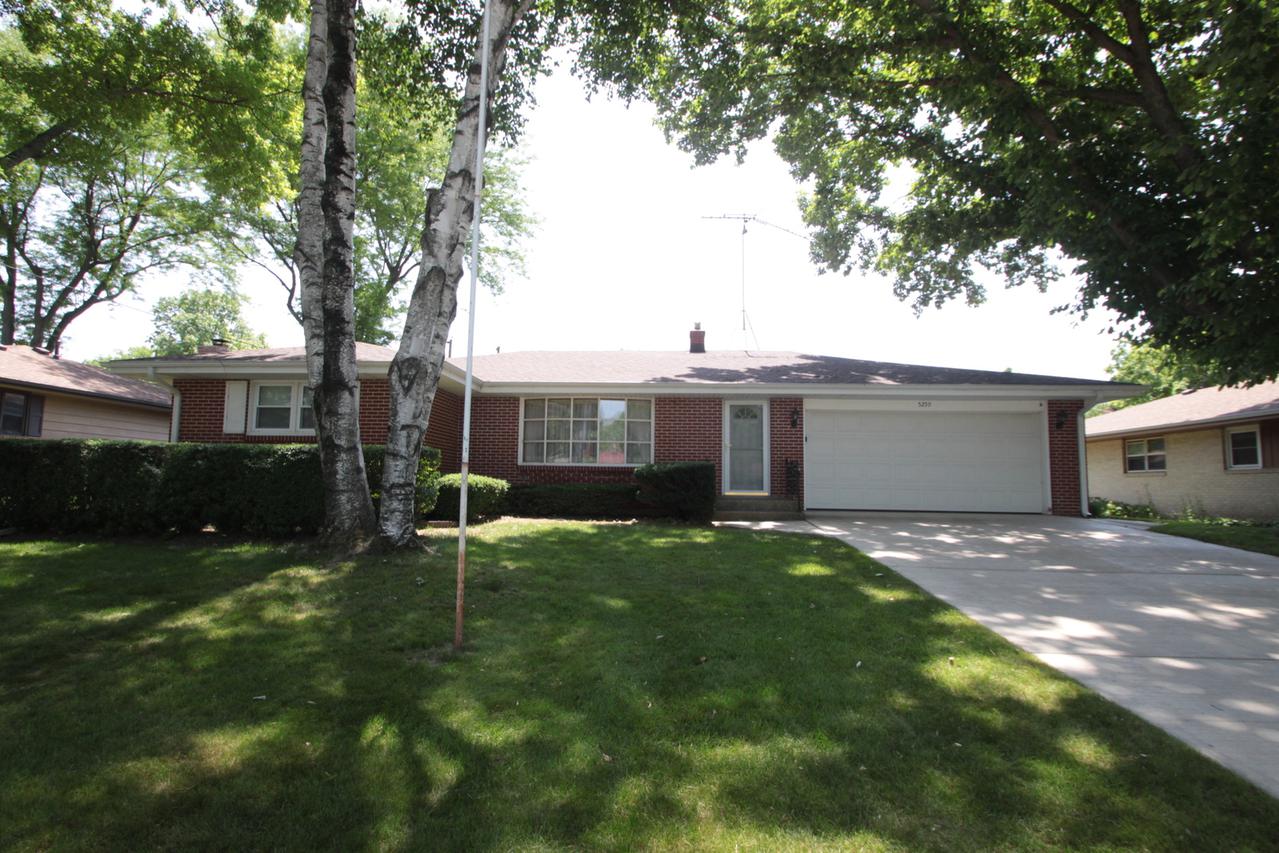 5259 Indianhead Ave., Rockford, IL 61108