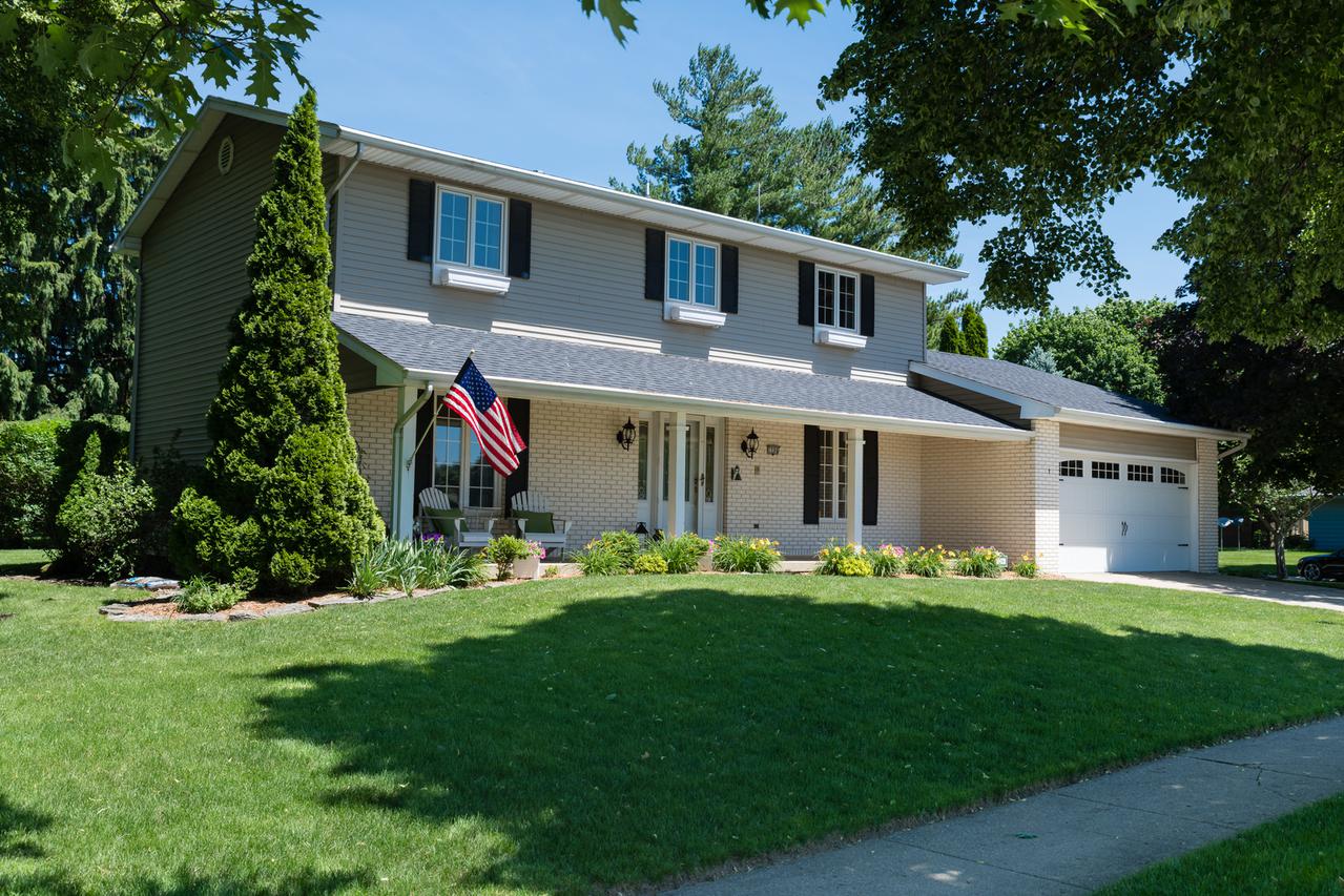 1206 Harrington Dr., Champaign, IL 61821
