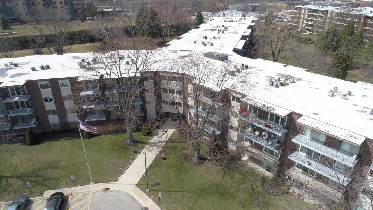 5540 Walnut Ave. #27C, Downers Grove, IL 60515