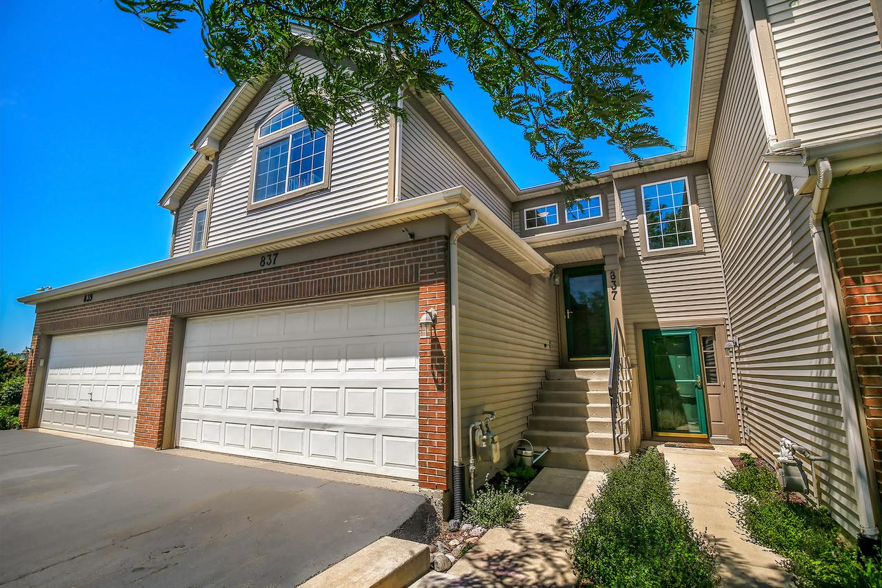 837 Asbury Dr., Aurora, IL 60502