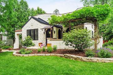 325 6th Ave., La Grange, IL 60525