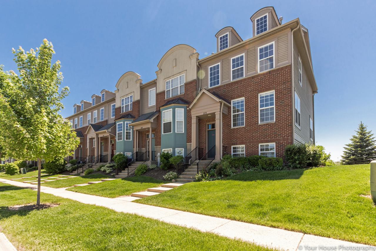 273 Station Park Cir., Grayslake, IL 60030