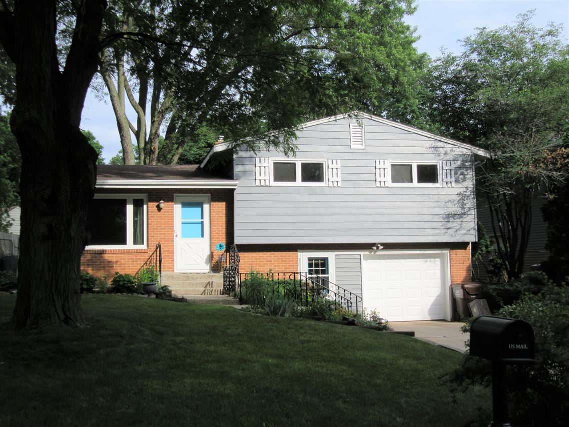 3615 Pinecrest Rd., Rockford, IL 61107