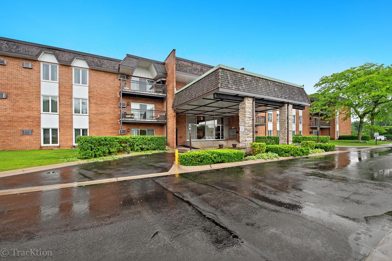 4224 Saratoga Ave. #J311, Downers Grove, IL 60515