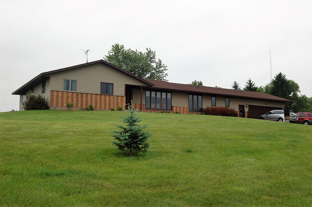 16085 W Hazelview Rd., Polo, IL 61064