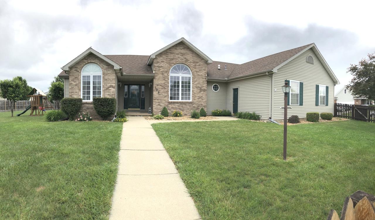 106 E Raccoon Rd., Villa Grove, IL 61956