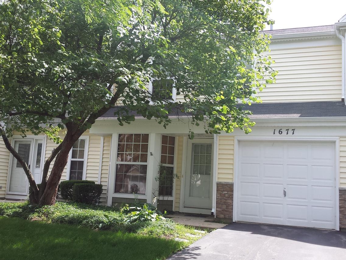 1677 College Green Dr., Elgin, IL 60123