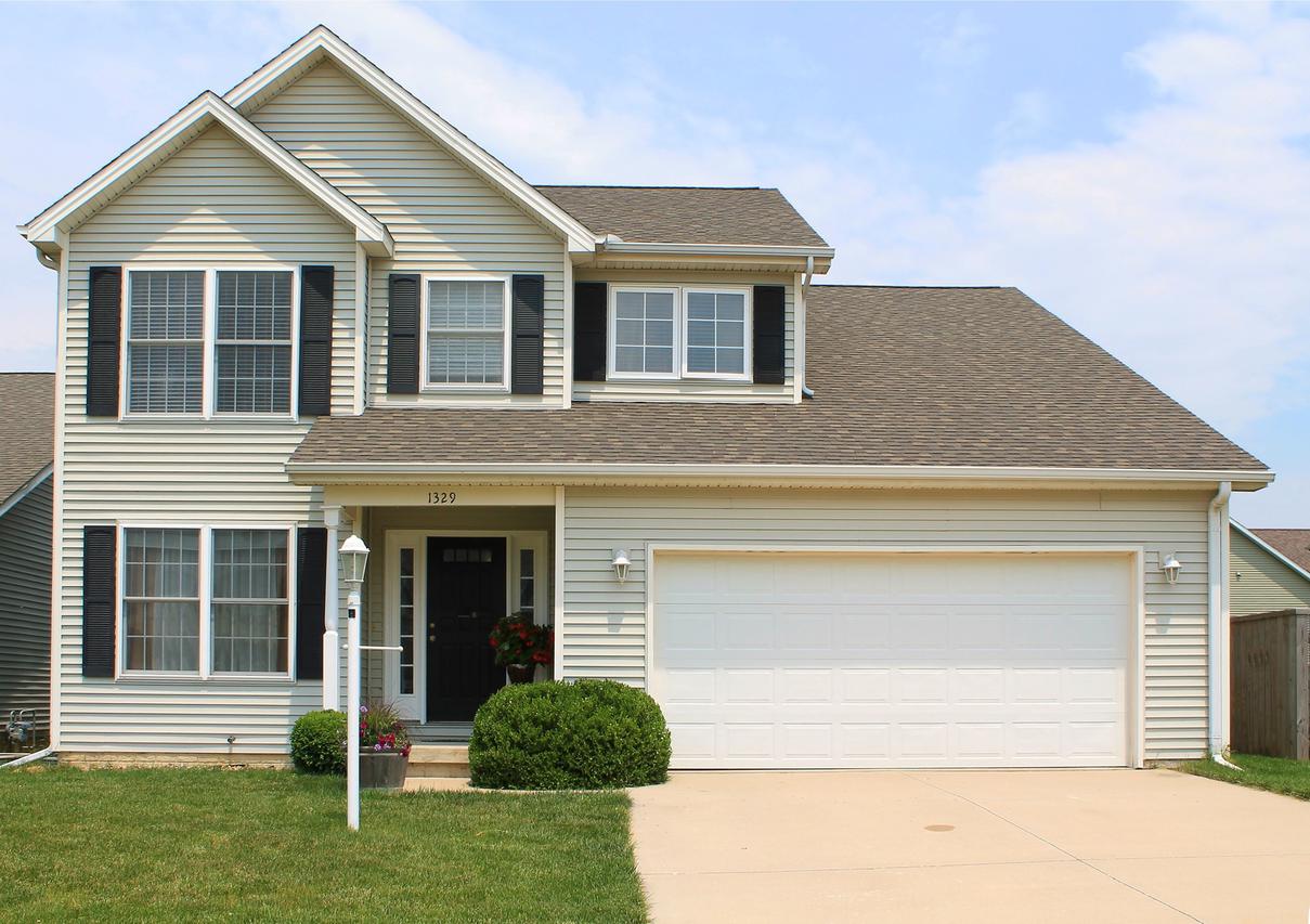 1329 West Ridge Ln., Champaign, IL 61822