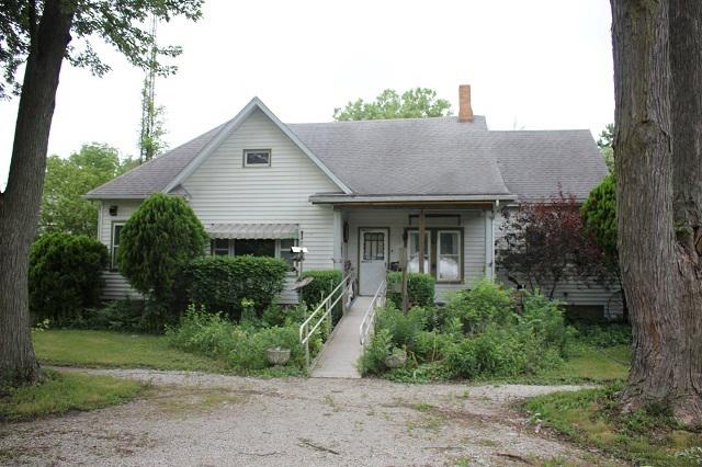 31 E Walnut St., Piper City, IL 60959