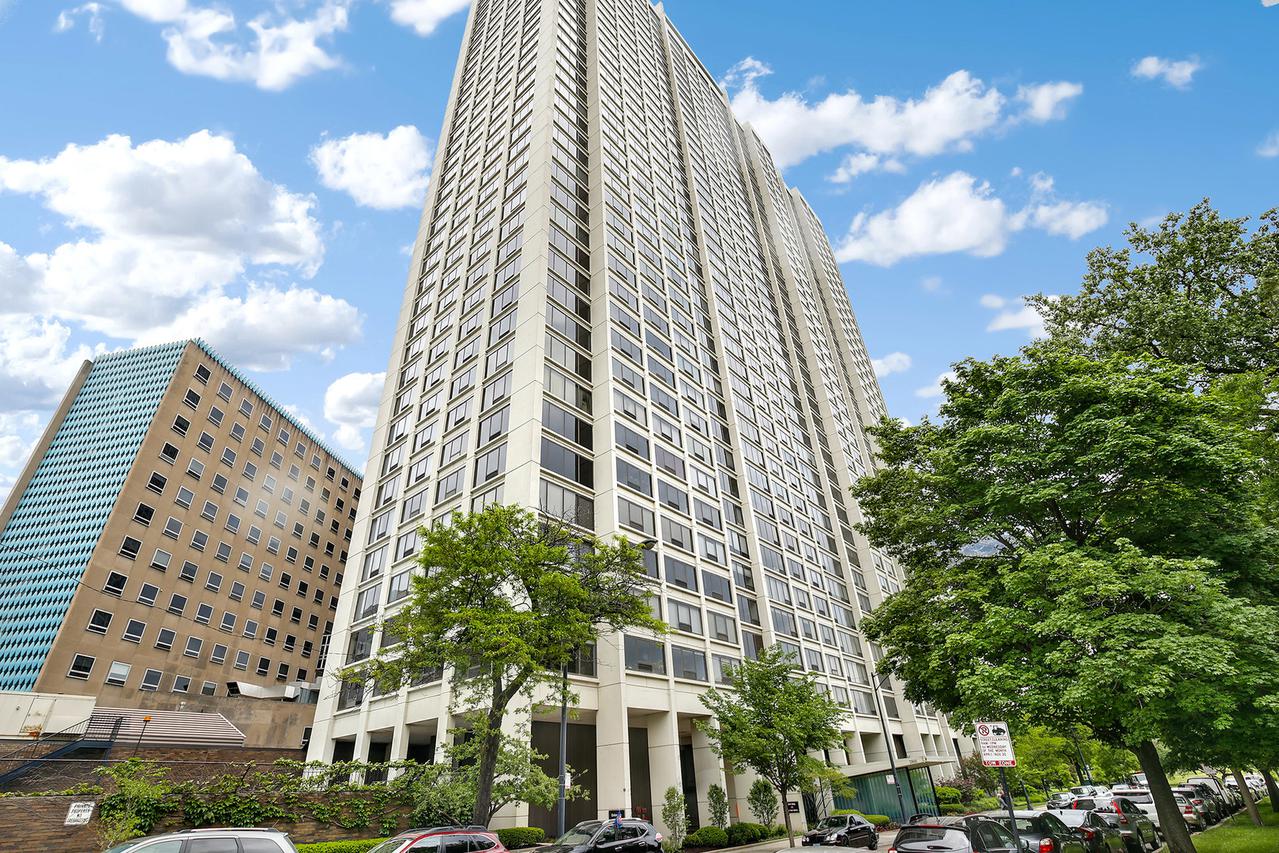 2800 N Lake Shore Dr. #3513, Chicago, IL 60657