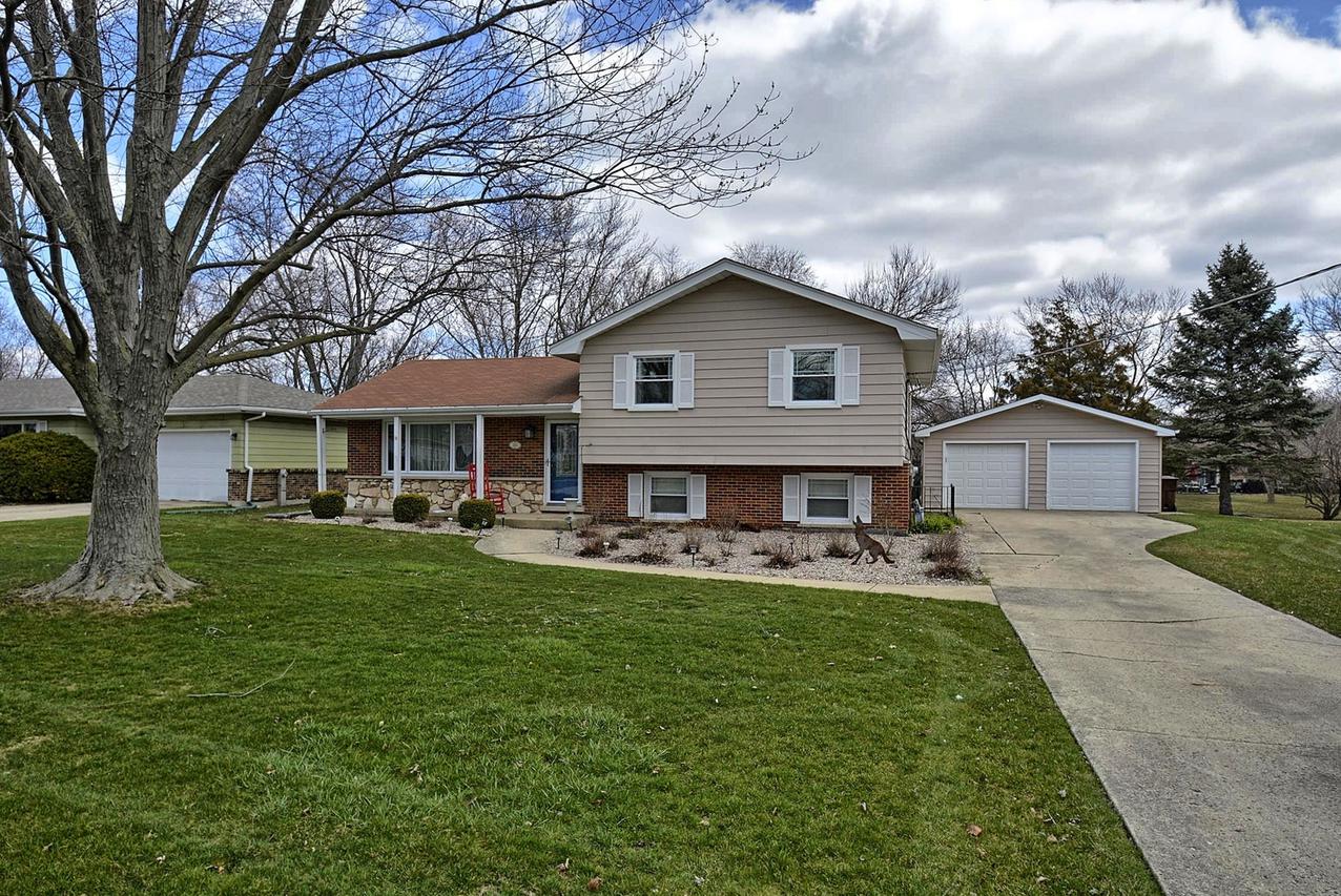 233 Center Rd., Frankfort, IL 60423