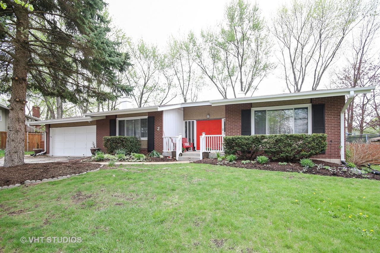 2 Eastgate Ct., Woodridge, IL 60517
