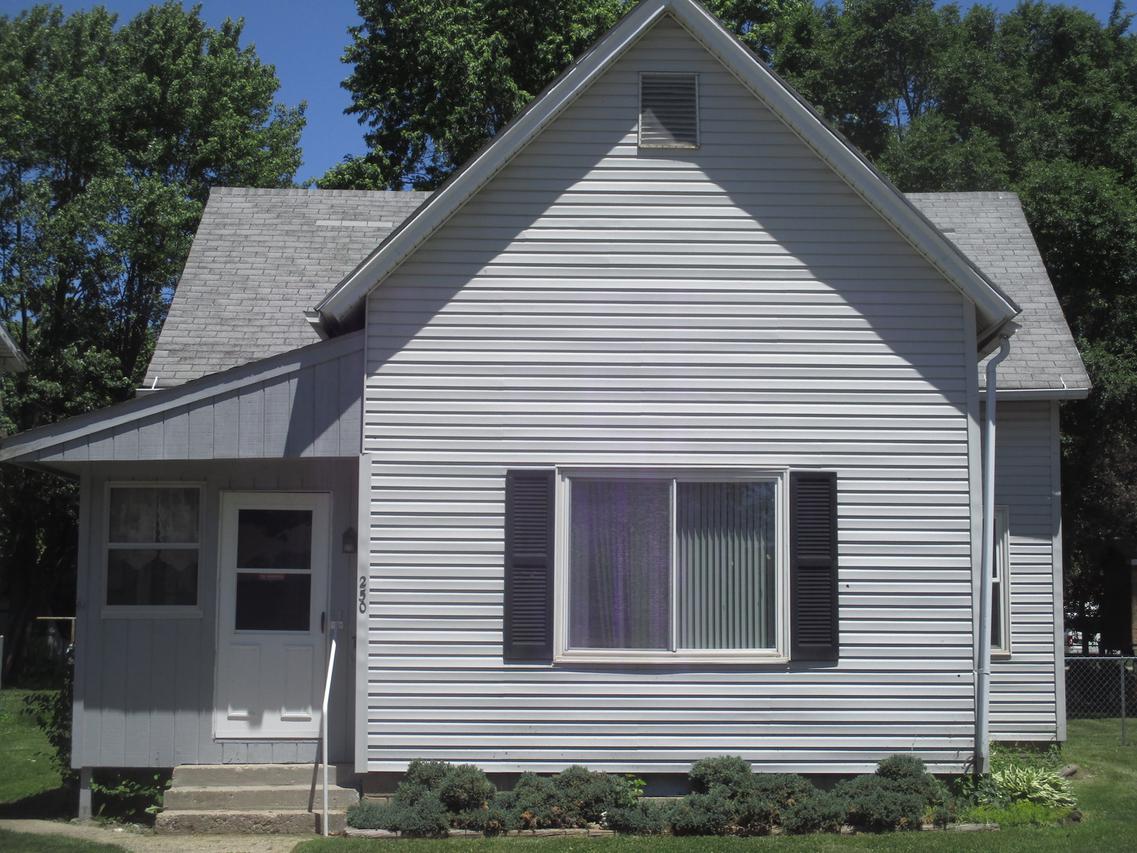 250 Lincoln Ave., Arcola, IL 61910