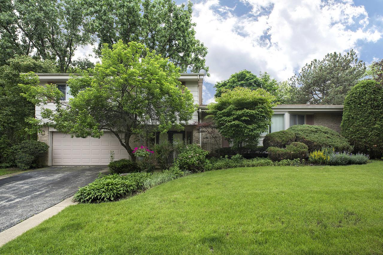 2955 Lilac Ln., Northbrook, IL 60062