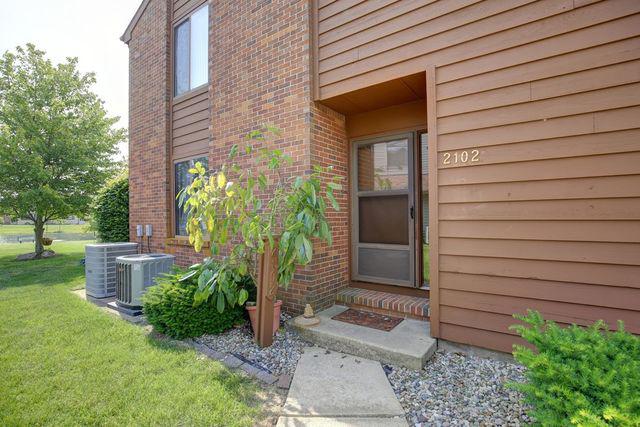 2102 Sunview Dr., Champaign, IL 61821