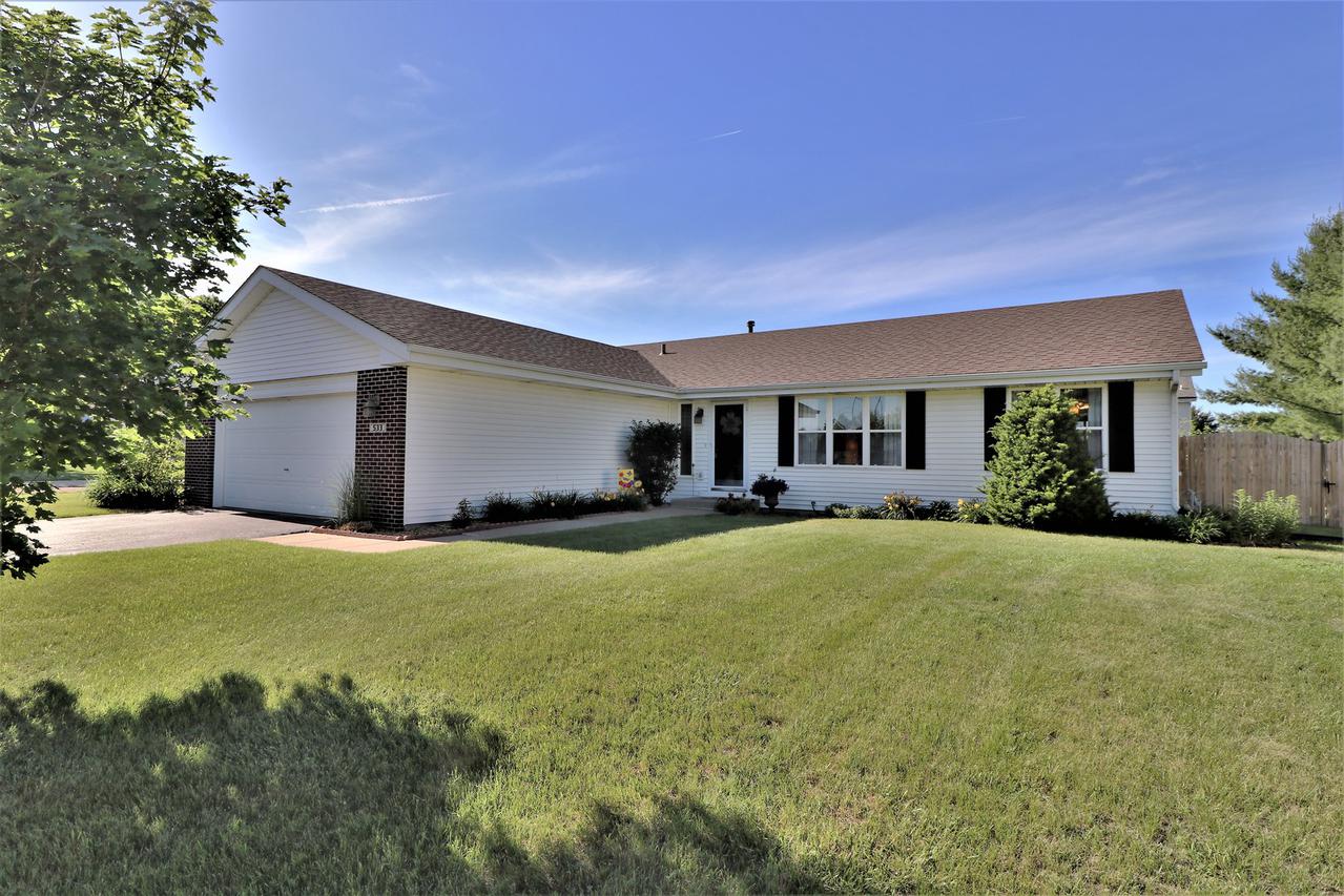 533 Santolina Dr., Roscoe, IL 61073