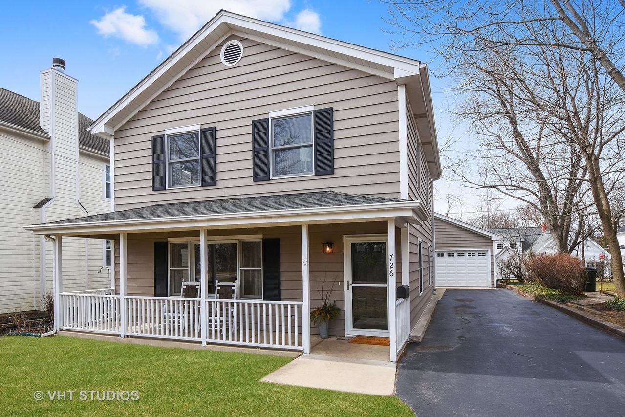 726 Highland Ave., Barrington, IL 60010