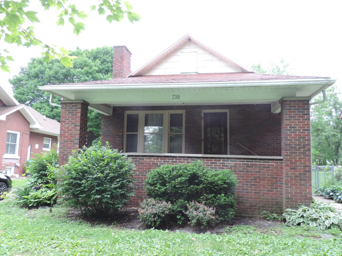 738 S 3rd St., Dekalb, IL 60115