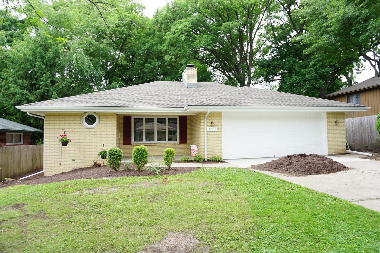 1220 Scottswood Rd., Rockford, IL 61107