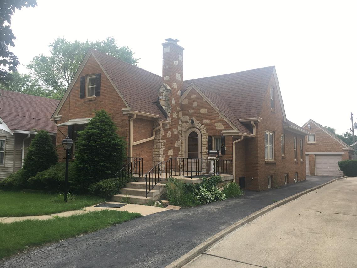 820 5th Ave., Aurora, IL 60505