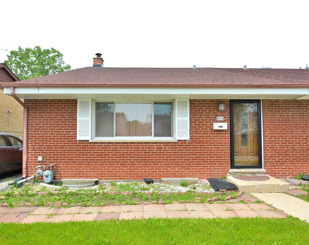 9510 Terrace Pl., Des Plaines, IL 60016
