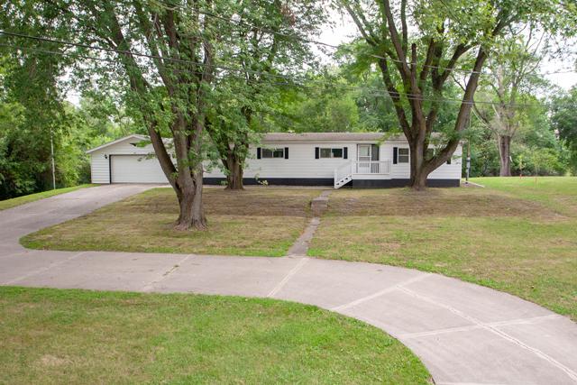 232 Donaldson St., Utica, IL 61373