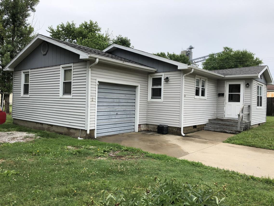 304 W Temple Ave., Effingham, IL 62401
