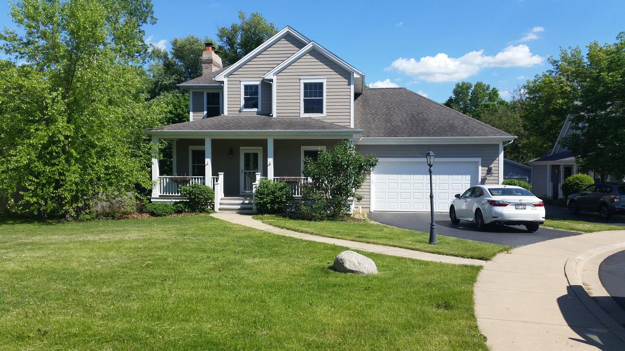 139 Center St., Crystal Lake, IL 60014