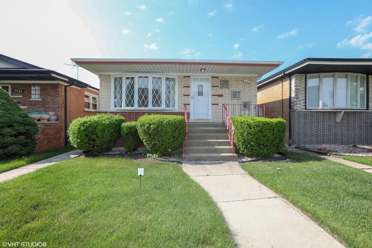 6927 W 64th St., Chicago, IL 60638