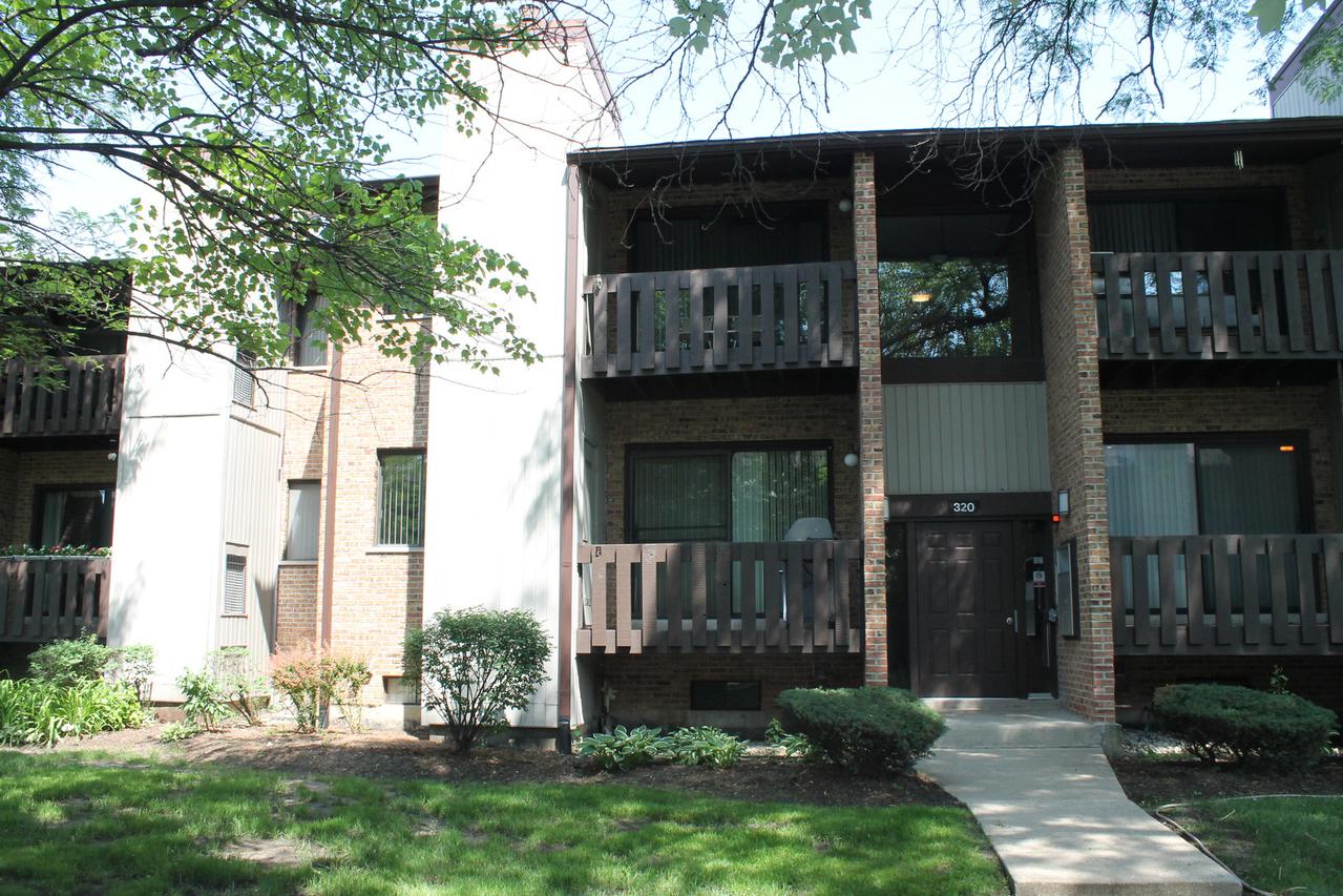 320 Sheridan Dr. #1C, Willowbrook, IL 60527