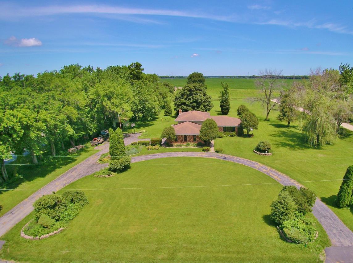 2260 E Mcardle Rd., Mazon, IL 60444