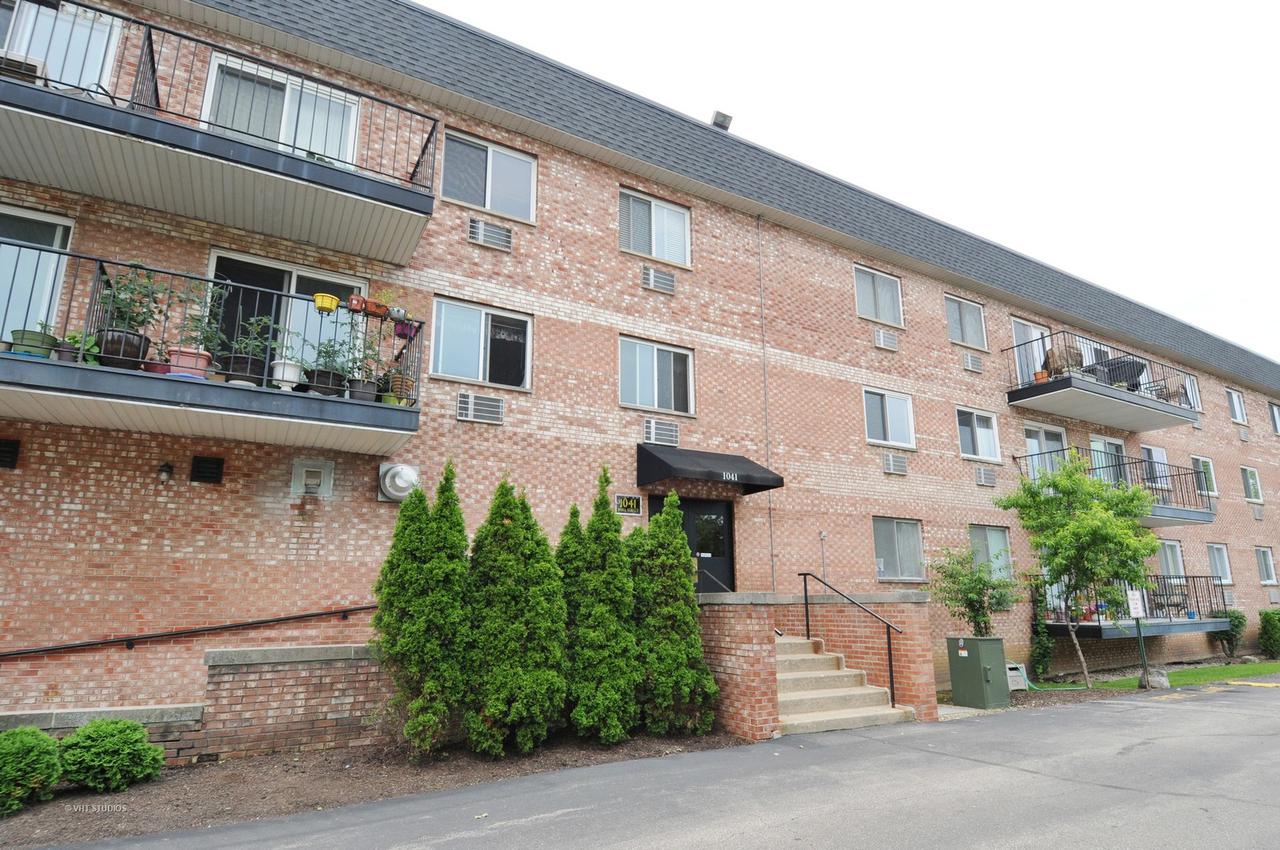 1041 N Mill St. #307, Naperville, IL 60563