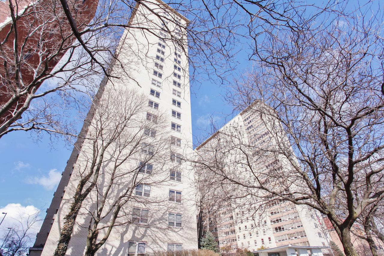 3950 N Lake Shore Dr. #1028E, Chicago, IL 60613