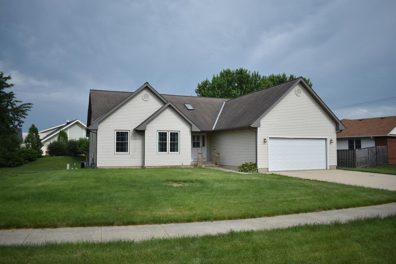 315 S Dewey St., Somonauk, IL 60552