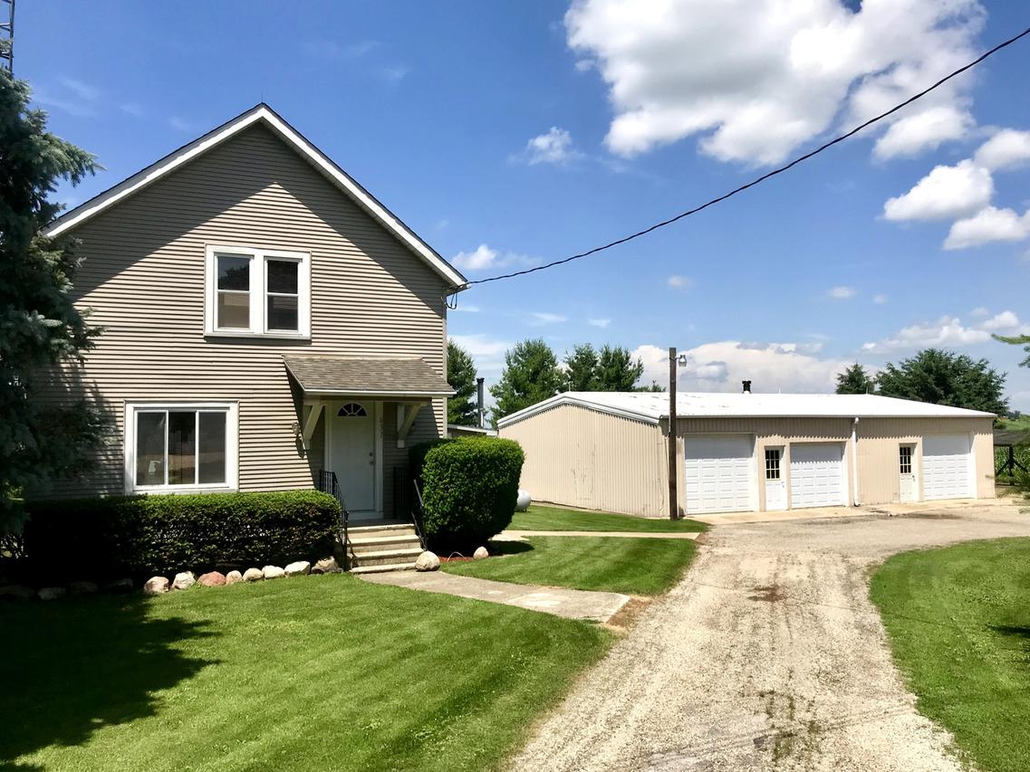 631 Van Horne Ave., Esmond, IL 60129