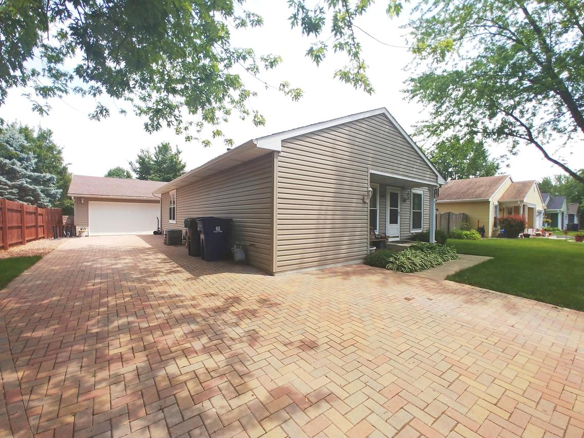 2088 Navarone Dr., Naperville, IL 60565