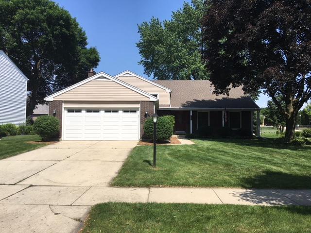 352 Green Valley Dr., Naperville, IL 60540