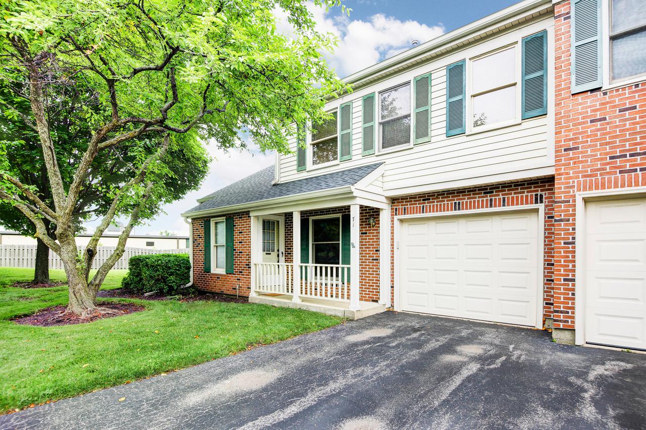 71 Bright Ridge Dr., Schaumburg, IL 60194