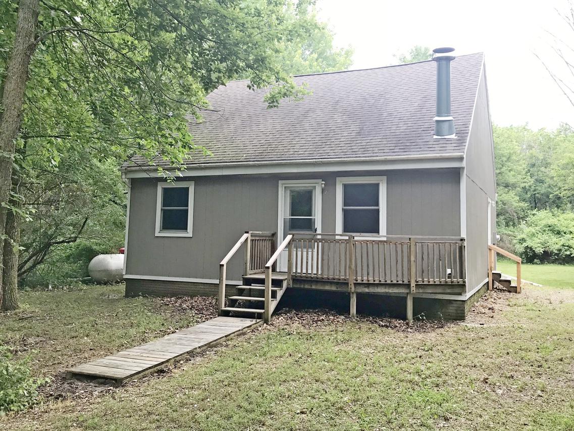 7 S Walnut Dr., Putnam, IL 61560