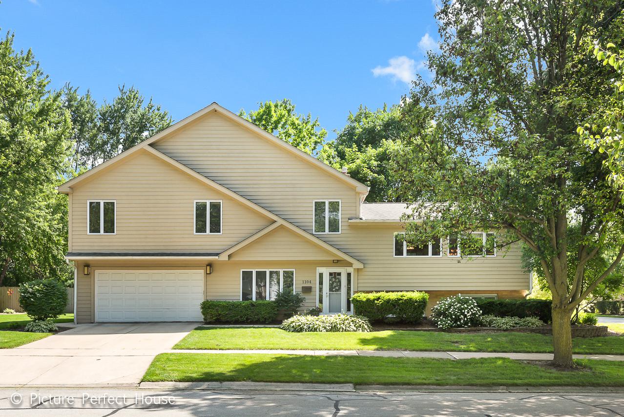 1104 Catherine Ave., Naperville, IL 60540