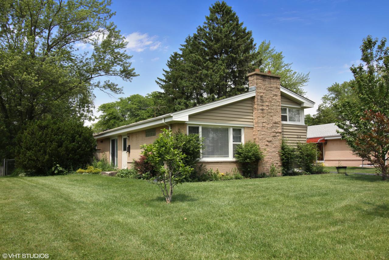 244 Glendale Rd., Glenview, IL 60025