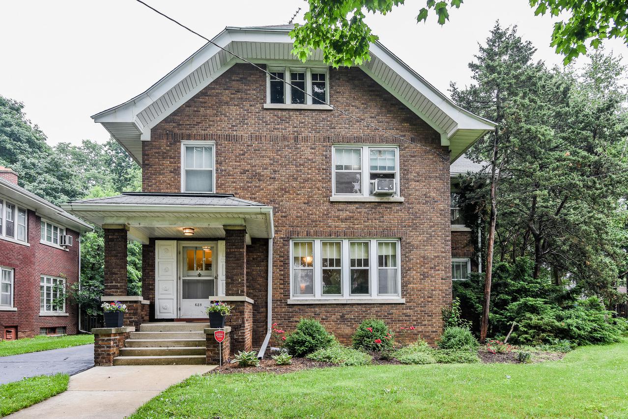 628 Sexton St., Aurora, IL 60505