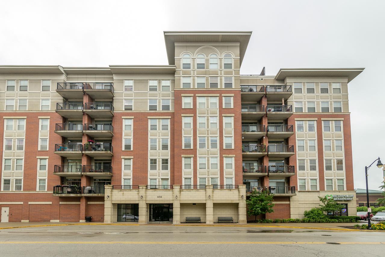 656 Pearson St. #611, Des Plaines, IL 60016