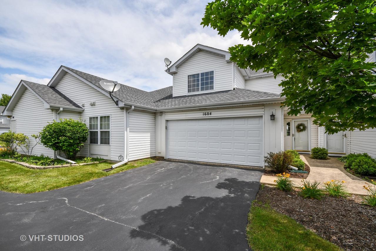 1604 Abington Ln., North Aurora, IL 60542