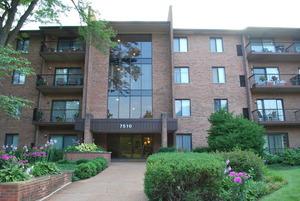 7510 Farmingdale Dr. #210, Darien, IL 60561